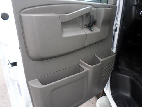 Used 2024 GMC Savana 2500 w/ Driver Convenience Package image 26