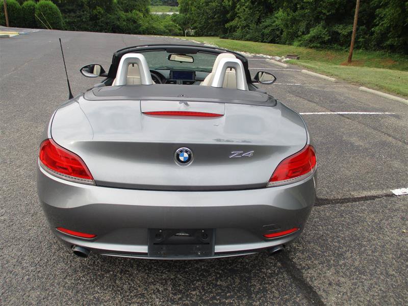 Used 2010 BMW Z4 sDrive35i RWD image 6
