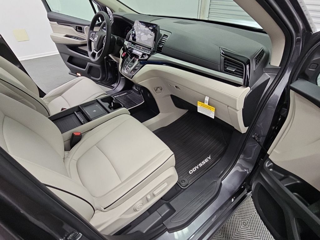 New 2026 Honda Odyssey Touring image 38