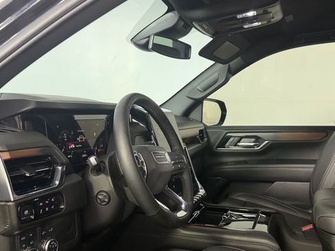 Used 2025 GMC Yukon Denali image 16