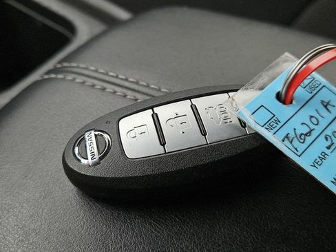 Used 2023 Nissan Sentra SV FWD image 34