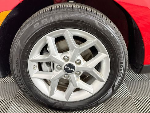 Used 2025 Kia Soul S FWD image 36