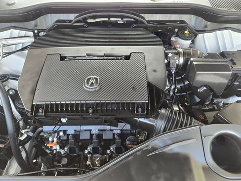 Certified 2026 Acura MDX w/ Technology Package FWD image 32