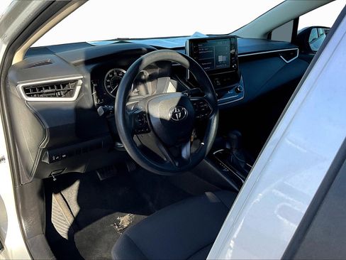 Used 2020 Toyota Corolla LE image 11