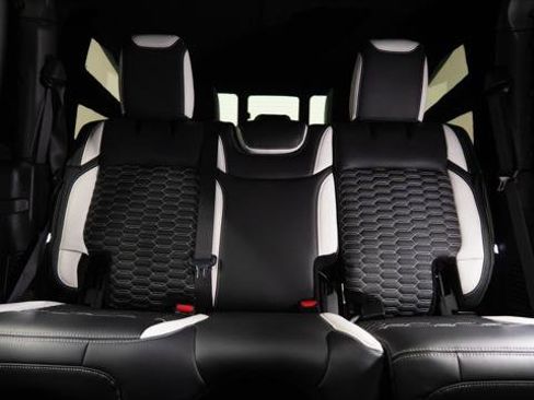 Used 2025 Jeep Gladiator Sport image 37