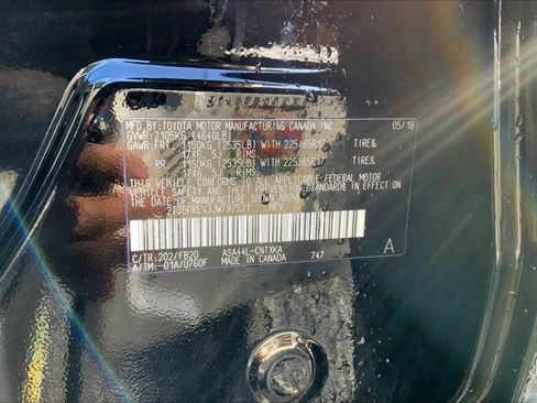 Used 2018 Toyota RAV4 LE w/ All Weather Liner Package image 32