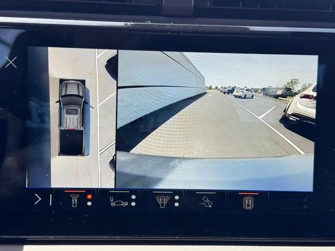 Used 2024 GMC Sierra 1500 AT4 AWD/4WD image 4