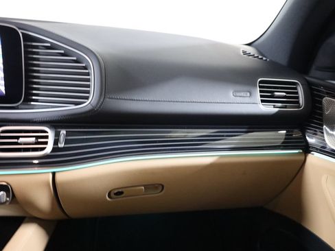 Used 2026 Mercedes-Benz GLS 580 4MATIC image 33