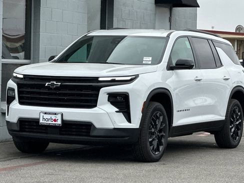 New 2025 Chevrolet Traverse LT w/ Enhanced Driving Package image 8