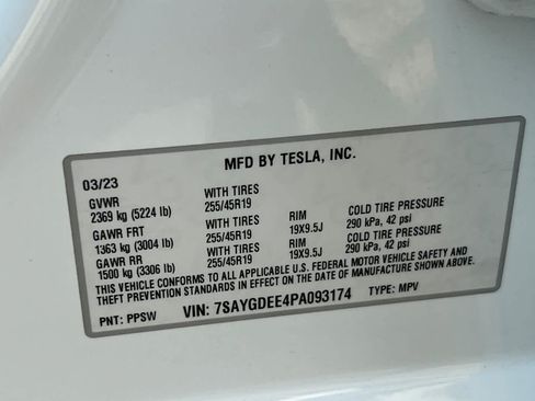 Used 2023 Tesla Model Y Long Range AWD/4WD image 32