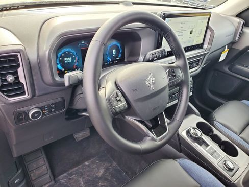Used 2025 Ford Bronco Sport Outer Banks AWD/4WD image 11