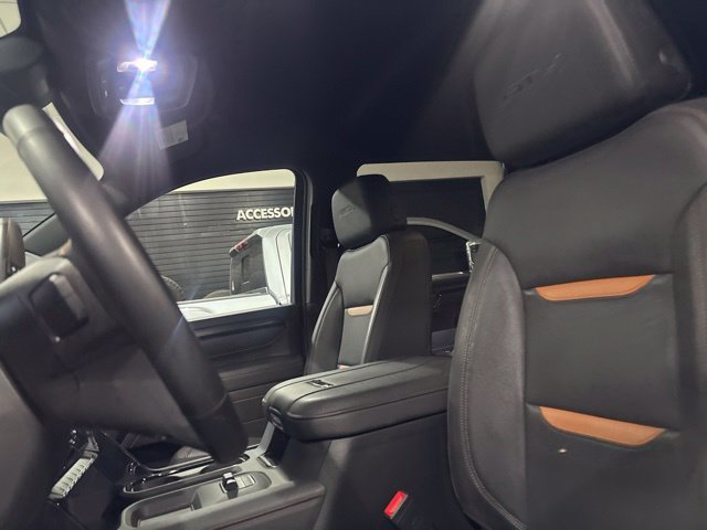 Used 2025 GMC Sierra 2500 AT4 AWD/4WD image 14