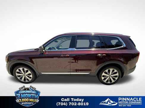 Used 2022 Kia Telluride EX w/ EX Premium Package FWD image 8