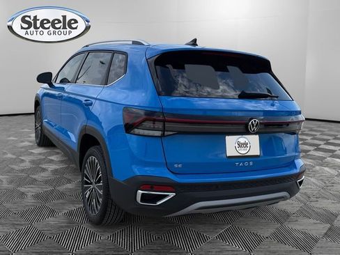 New 2025 Volkswagen Taos SE image 3