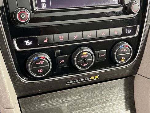 Used 2017 Volkswagen Passat 1.8T SE image 15