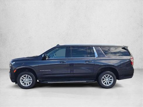 Used 2024 Chevrolet Suburban LT RWD image 8