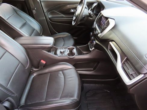 Used 2022 GMC Terrain SLT w/ Tech Package image 12