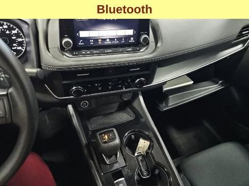 Used 2023 Nissan Rogue S AWD/4WD image 11