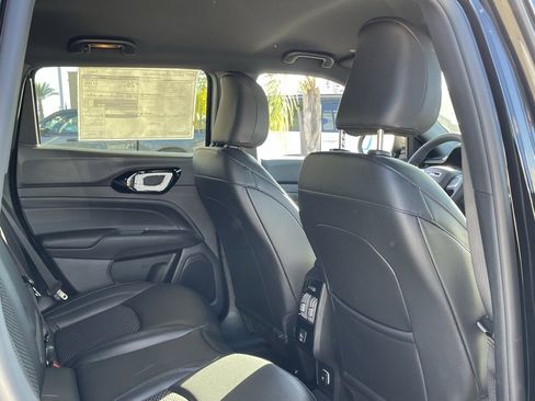 New 2026 Jeep Compass Latitude image 21