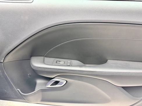 Used 2016 Dodge Challenger R/T Scat Pack w/ Leather Interior Group image 16