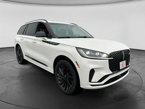 Used 2025 Lincoln Aviator Reserve w/ Equipment Group 201A AWD/4WD image 2