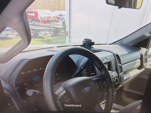 Used 2019 Ford F450 XL w/ XL Value Package image 3