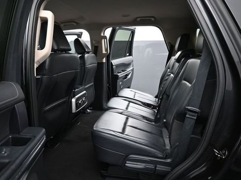 Used 2024 Ford Expedition XLT AWD/4WD image 10