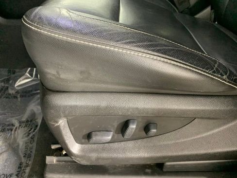 Used 2019 Chevrolet Suburban LT image 18