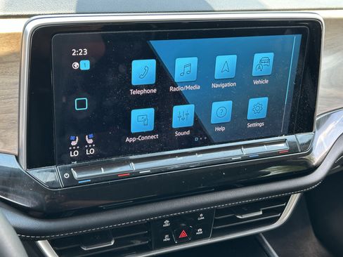 Used 2024 Volkswagen Atlas SE w/ Black Wheel Package FWD image 22