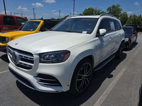 Used 2022 Mercedes-Benz GLS 580 4MATIC image 4