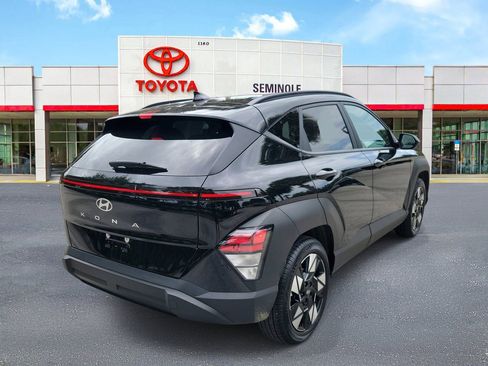 Used 2025 Hyundai Kona SEL FWD image 3
