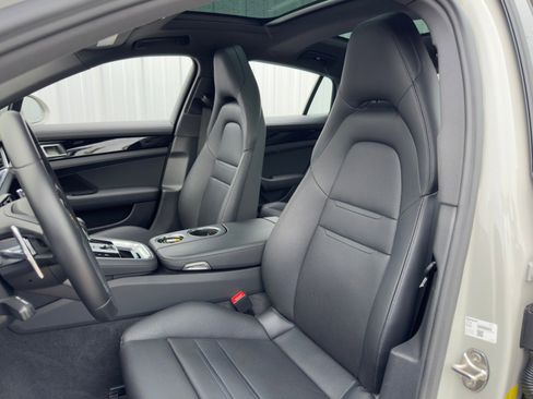 Used 2022 Porsche Panamera 4S w/ Premium Package image 45