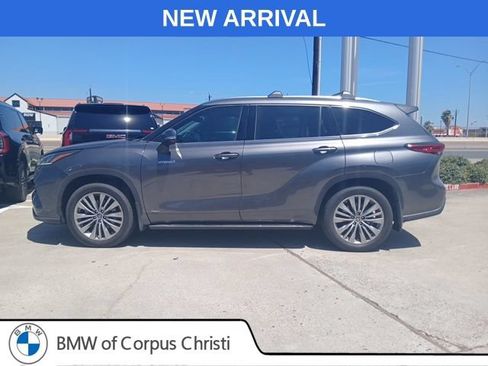 Used 2020 Toyota Highlander Platinum AWD/4WD image 6