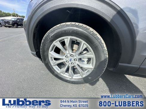 Used 2022 Ford Explorer Limited w/ Equipment Group 301A AWD/4WD image 10