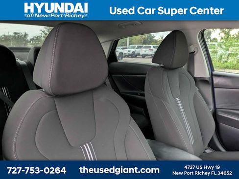 Certified 2024 Hyundai Elantra SEL FWD image 6
