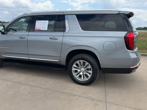 Certified 2025 GMC Yukon XL Denali image 5