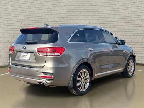 Used 2017 Kia Sorento SX image 5