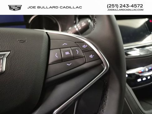 New 2026 Cadillac XT5 Luxury image 16