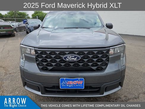 Used 2025 Ford Maverick XLT FWD image 3