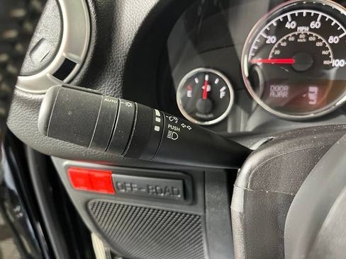 Used 2016 Jeep Wrangler Unlimited Rubicon AWD/4WD image 23