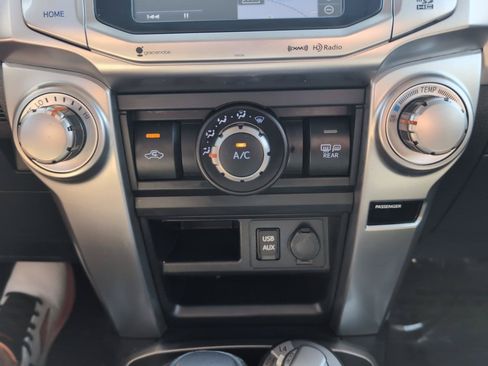 Used 2018 Toyota 4Runner SR5 Premium AWD/4WD image 26