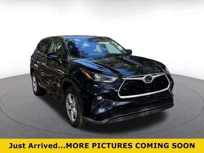 Used 2025 Toyota Highlander LE