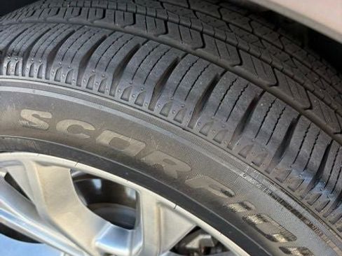 Used 2020 Ford Explorer XLT w/ Equipment Group 202A RWD image 20