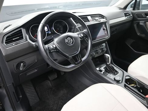 Used 2019 Volkswagen Tiguan SE w/ Panoramic Sunroof Package AWD/4WD image 13