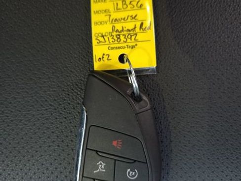 Used 2025 Chevrolet Traverse LT image 28