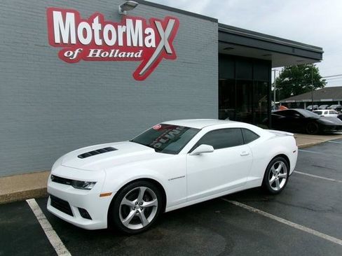 Used 2015 Chevrolet Camaro SS RWD image 2