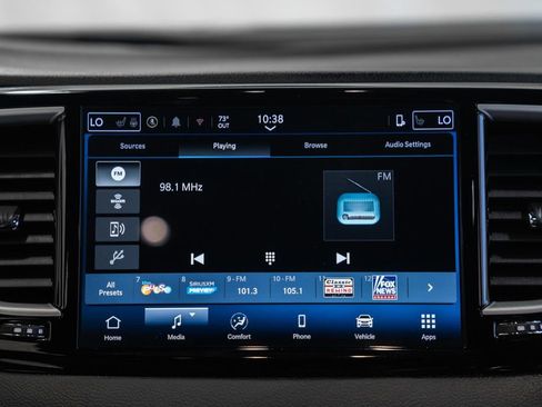 Used 2025 Chrysler Pacifica Select FWD image 26