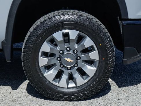 Used 2025 Chevrolet Silverado 2500 Custom w/ Custom Value Package RWD image 41