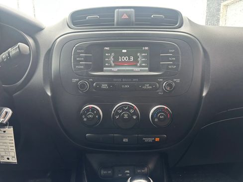 Used 2016 Kia Soul + FWD image 23