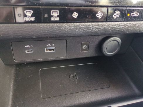 Used 2024 Mitsubishi Outlander SE Black Edition FWD image 28